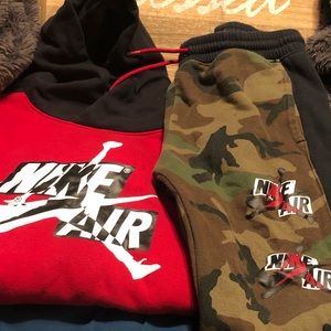 Nike Air matching set size large 12/13 black, camo, and red